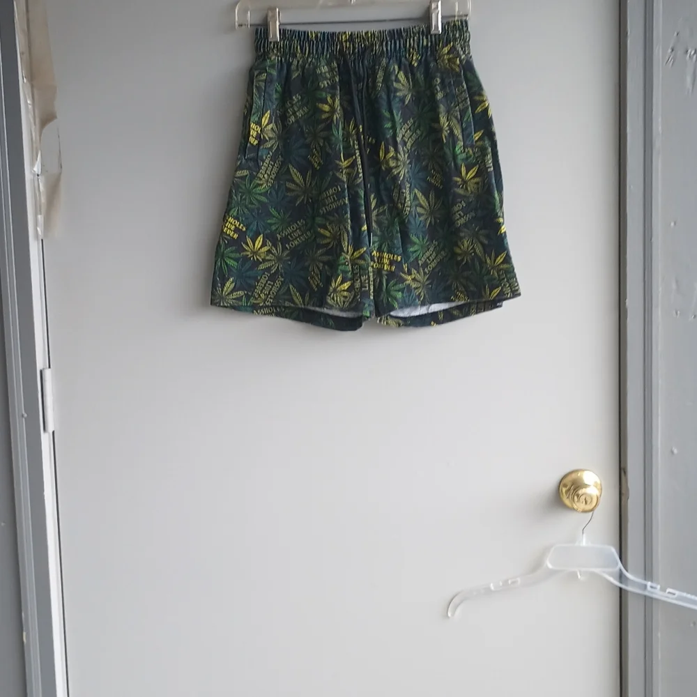 ALF - Picture 2 of 8